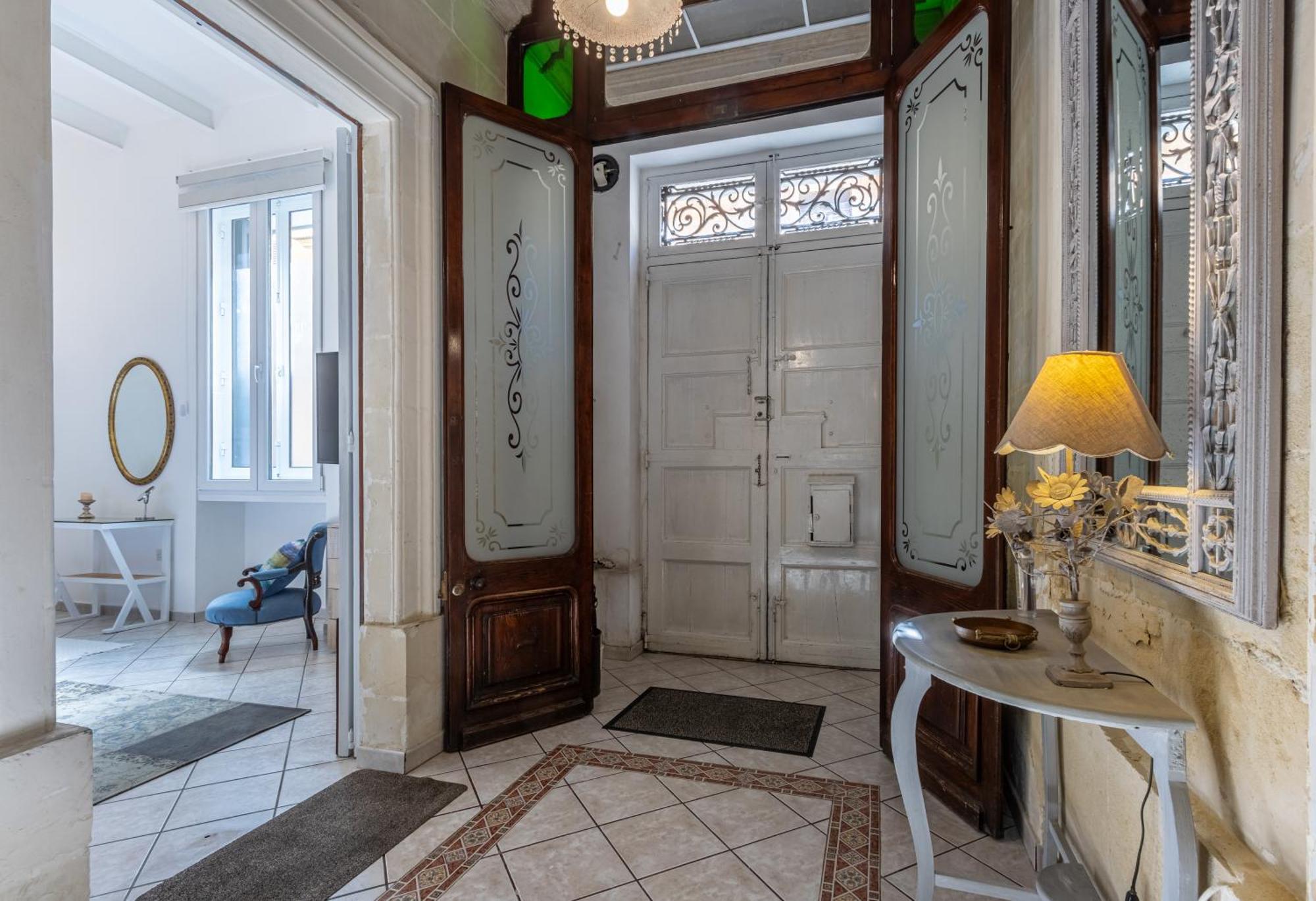 סליאמה Cozy Carisma Lodging - Central, New And Independent Studio Apartment מראה חיצוני תמונה