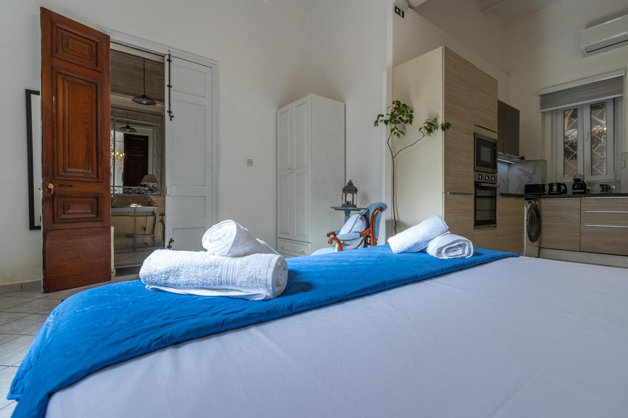 סליאמה Cozy Carisma Lodging - Central, New And Independent Studio Apartment מראה חיצוני תמונה